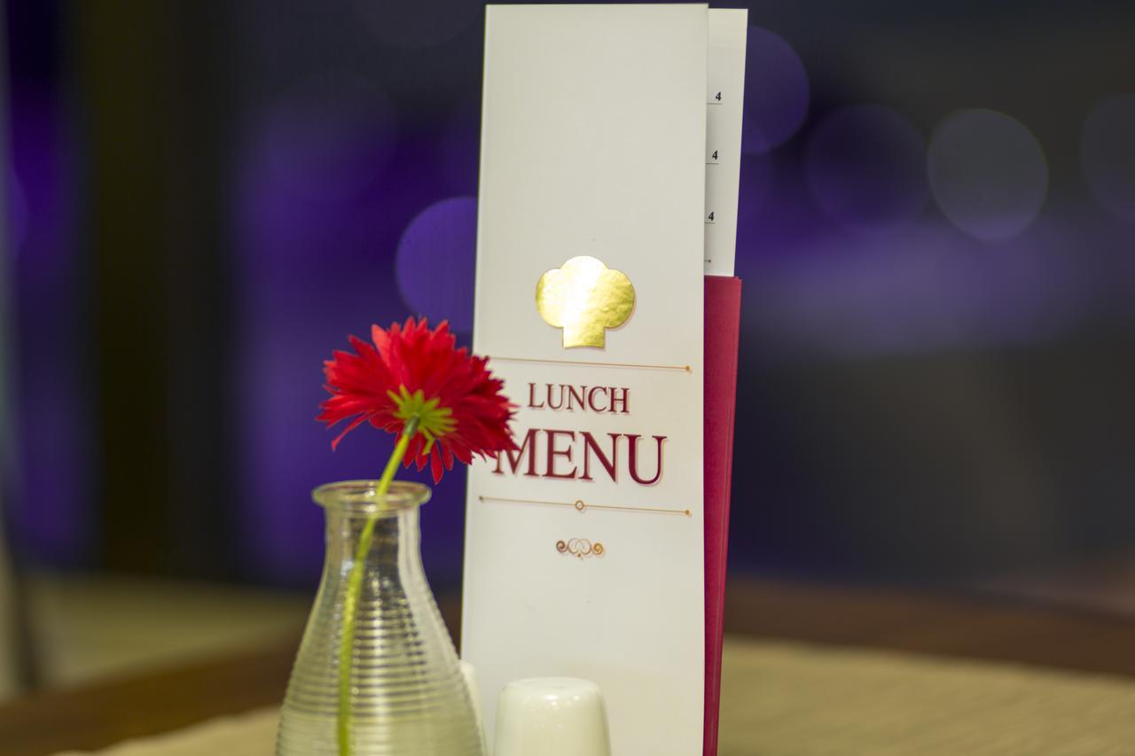 Semitronix Hotel Prishtina Prishtine Bagian luar foto